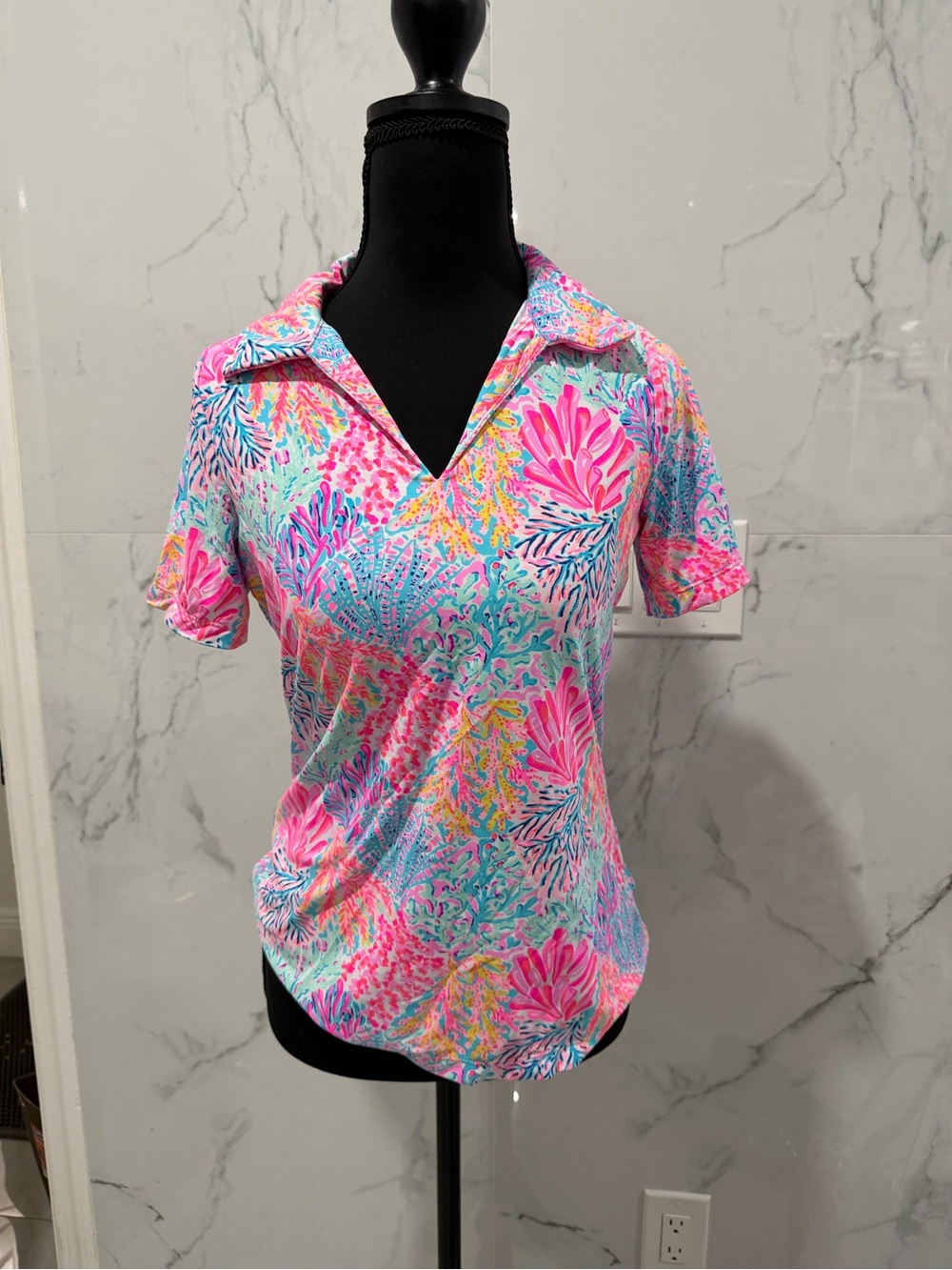 Lilly Pulitzer luxletic Pink Blue Tropical Print Short Sleeve Polo